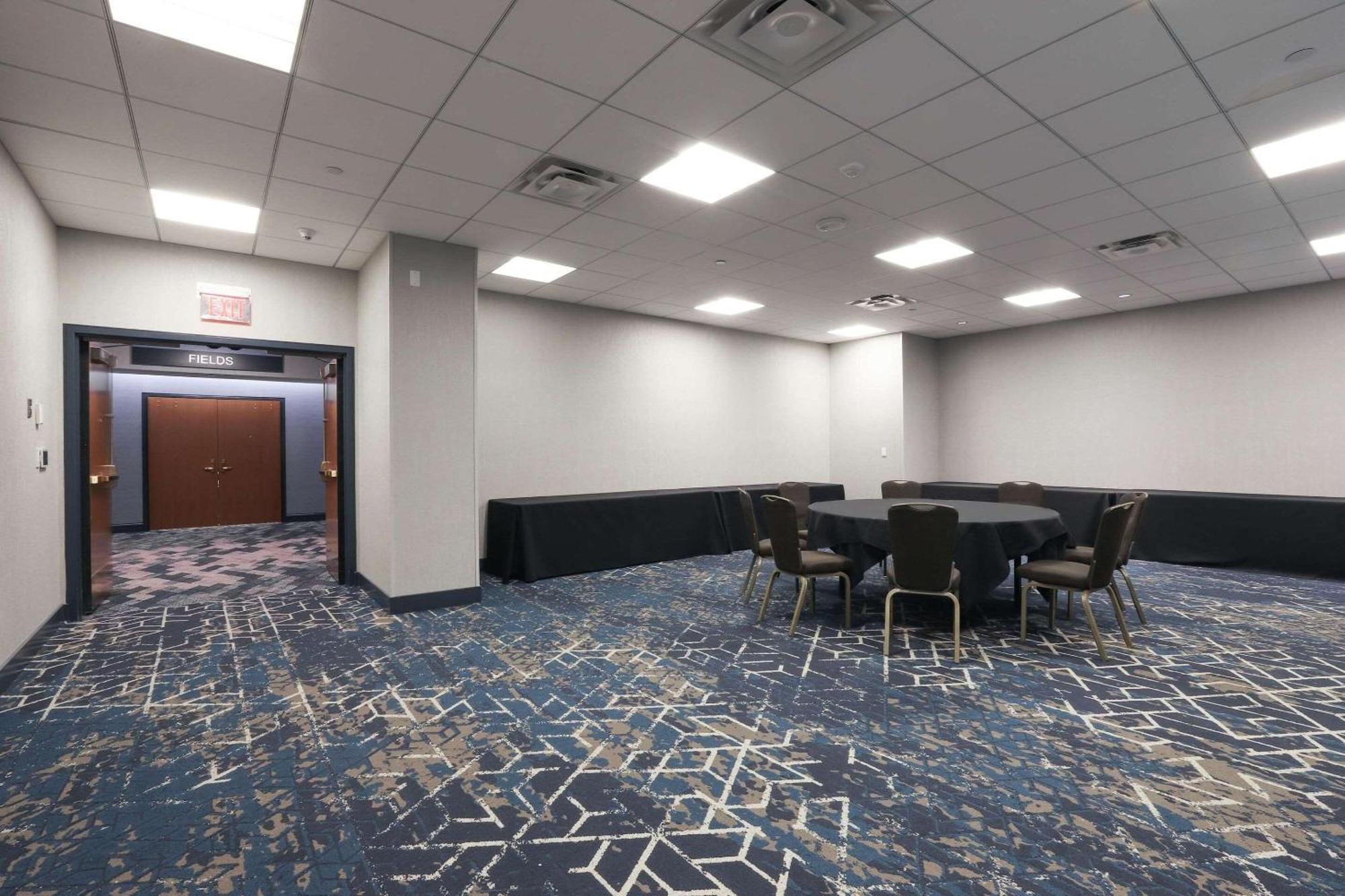 Radisson Plaza Hotel And Suites Kalamazoo Buitenkant foto