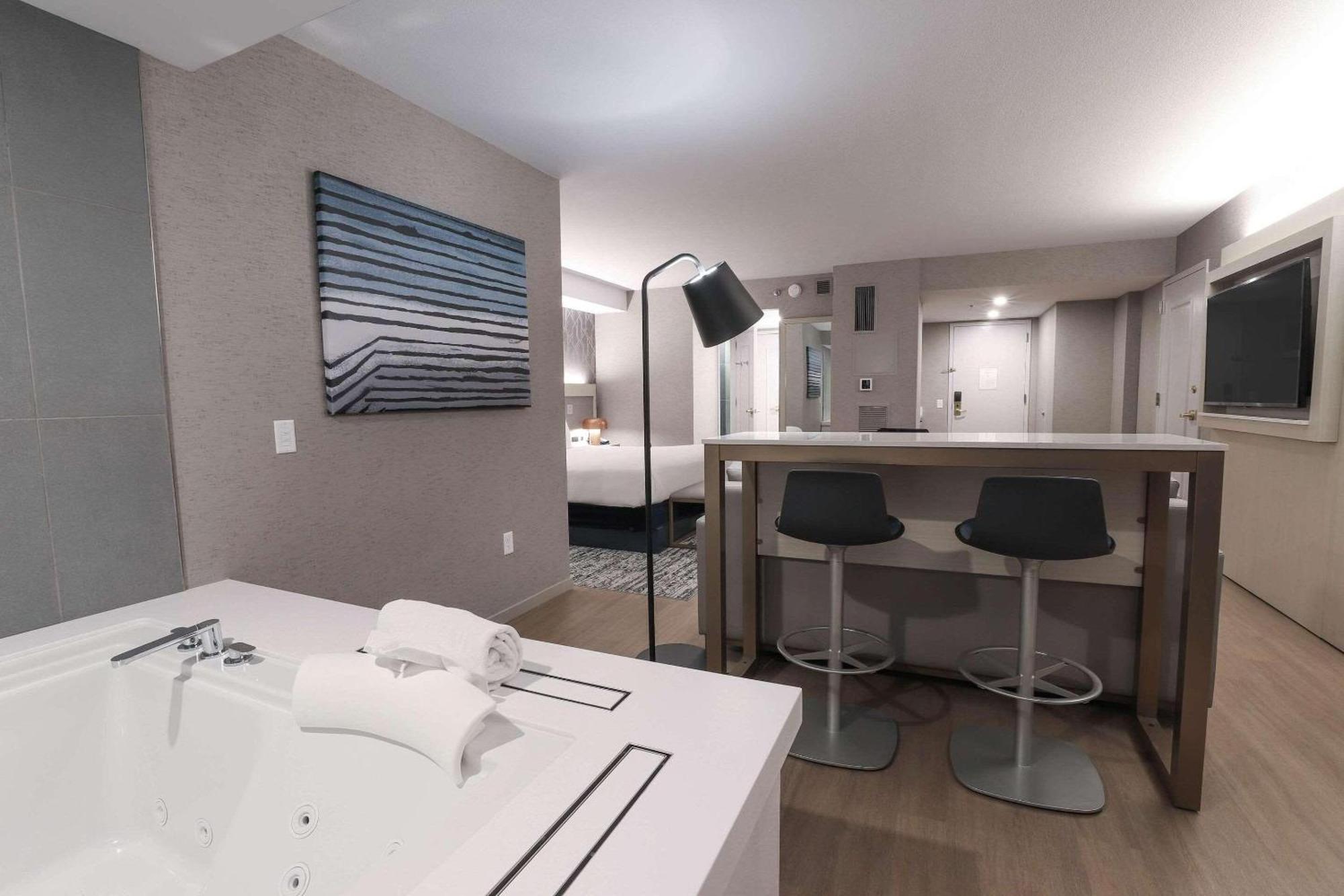 Radisson Plaza Hotel And Suites Kalamazoo Buitenkant foto