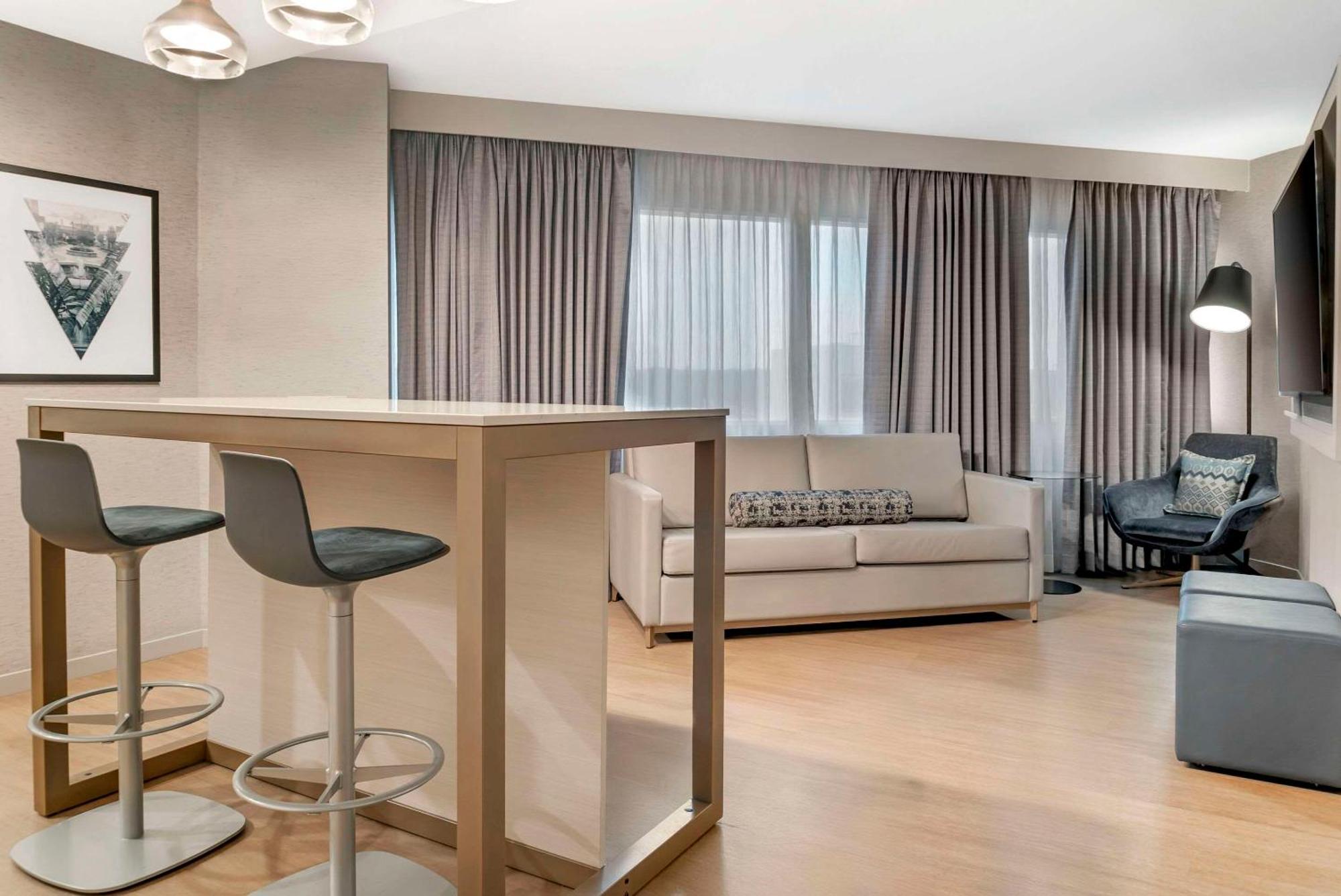 Radisson Plaza Hotel And Suites Kalamazoo Buitenkant foto